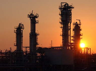رشد اقتصادی خاور میانه همچنان درگیر قیمت پایین نفت