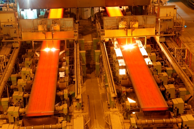 فروش 79 هزار میلیارد ریالی فولاد خوزستان در 6 ماهه اول سال/ "فخوز" همچنان موفق در صادرات/ برنامه صادراتی در نیمه اول سال محقق شد/ یک میلیون تن صادرات شمش در 6 ماه