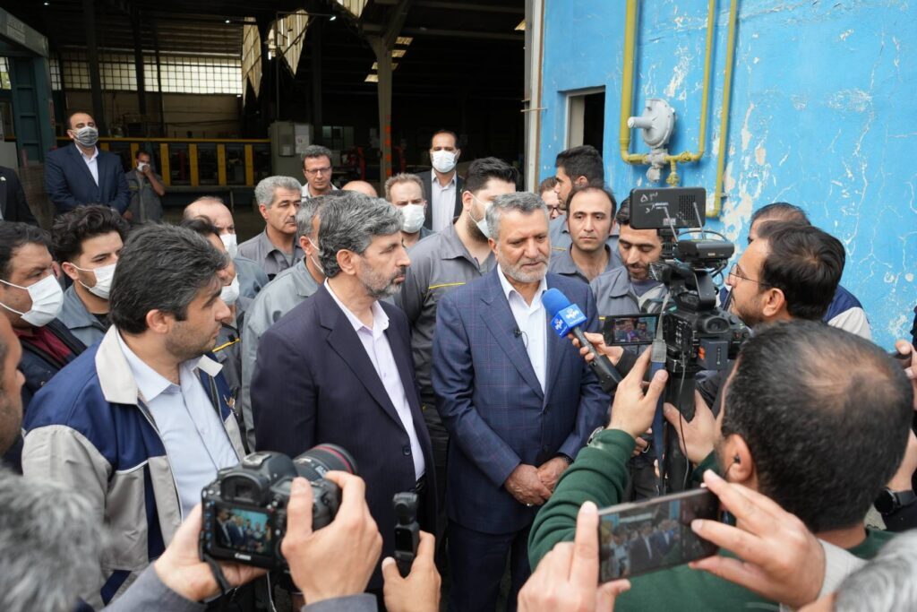 بازدید وزیر تعاون، کار و رفاه اجتماعی از کارخانه کاشی سعدی